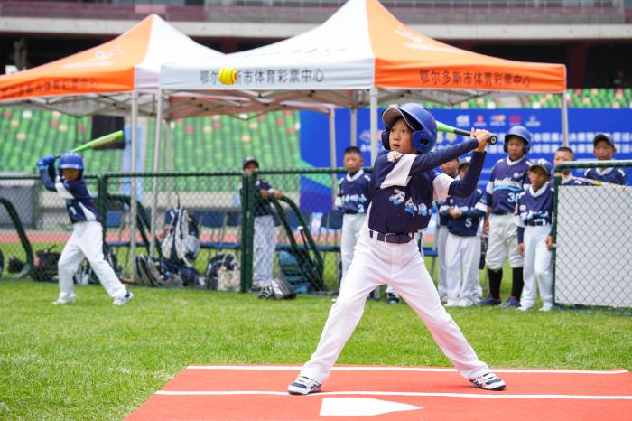 2025年“奔跑吧少年”软式棒垒球联赛总决赛在鄂