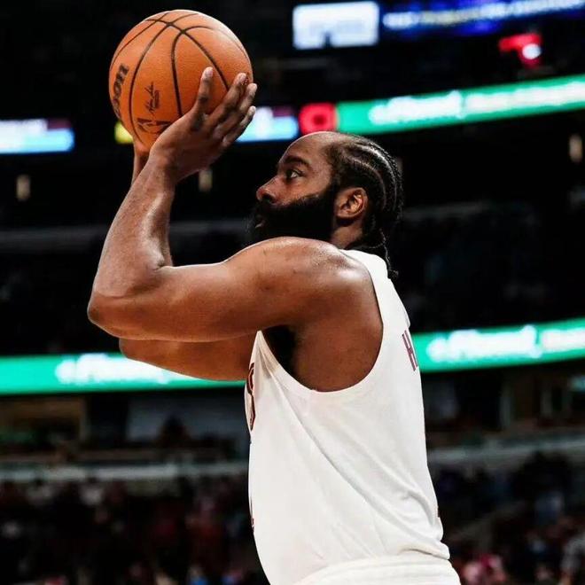 哈登36分率队逆转公牛 骑士险胜展现季后赛底气