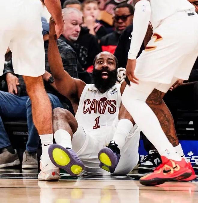 哈登36分率队逆转公牛 骑士险胜展现季后赛底气