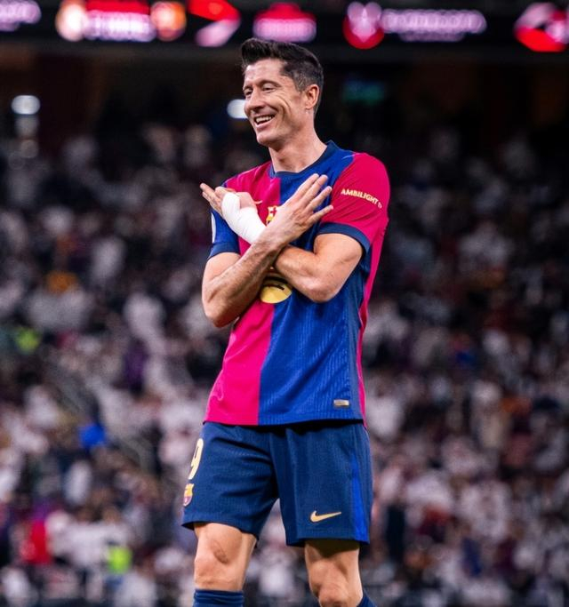 巴萨中锋引援计划曝光：阿尔瓦雷斯或加盟，莱