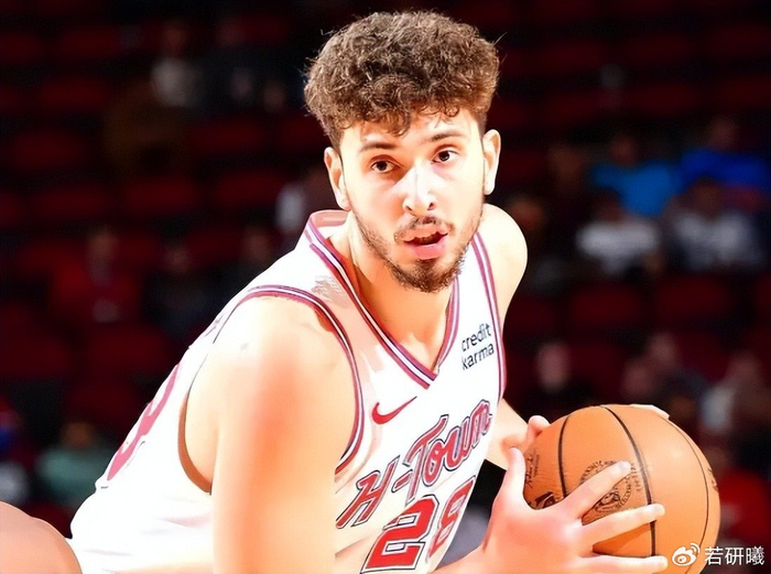 火箭队阵容调整引争议 谢泼德或取代伊森首发位