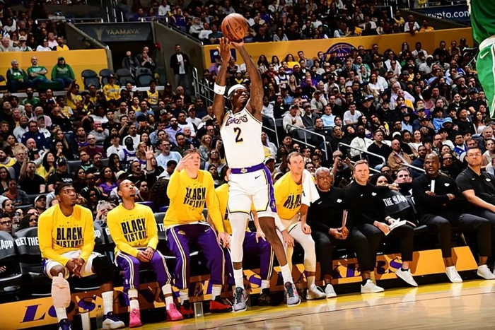 范德比尔特从功臣沦为边缘球员，湖人战术轮换