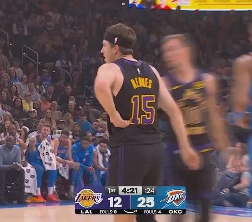 东契奇、里夫斯重伤 湖人后场双核折戟季后赛