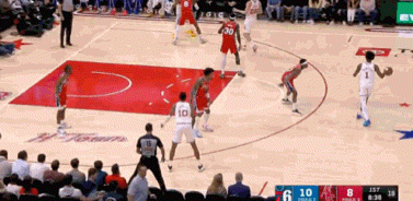 哈特关键三分锁定胜局 火箭轻取76人稳居附加赛