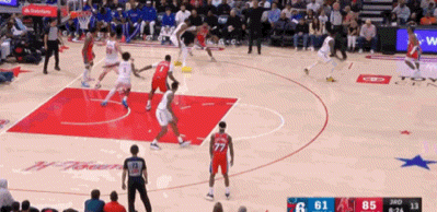 哈特关键三分锁定胜局 火箭轻取76人稳居附加赛