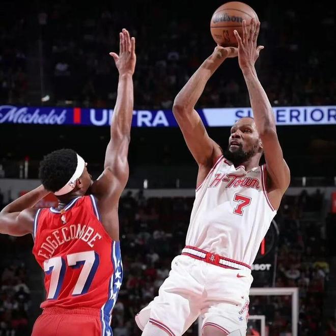 哈特关键三分锁定胜局 火箭轻取76人稳居附加赛