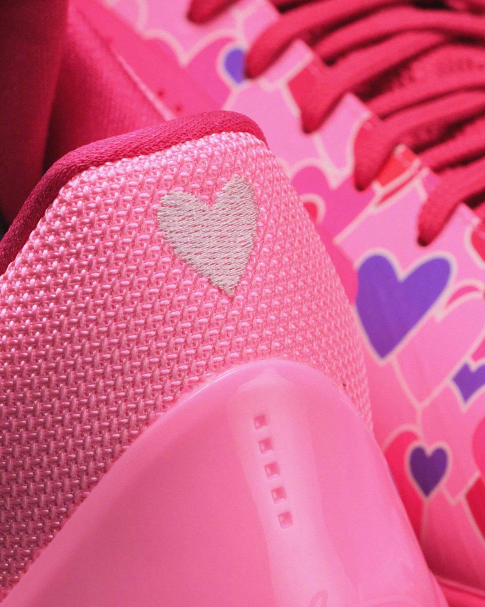 杰伦-布伦森推出科比5 PE“Jordyn”款球鞋 以女