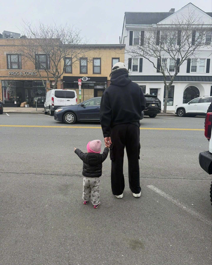 杰伦-布伦森推出科比5 PE“Jordyn”款球鞋 以女