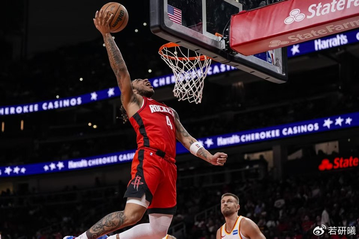 火箭裁判争议引热议 戴维森续约补强阵容