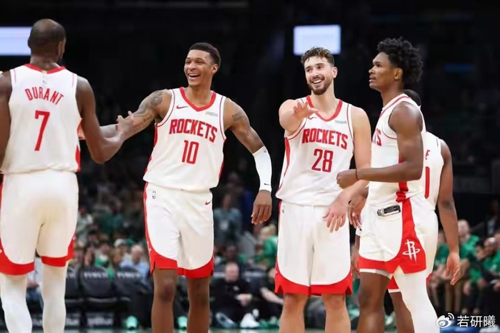 火箭裁判争议引热议 戴维森续约补强阵容