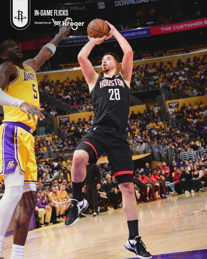 杜兰特伤退火箭受挫 湖人轻取首胜