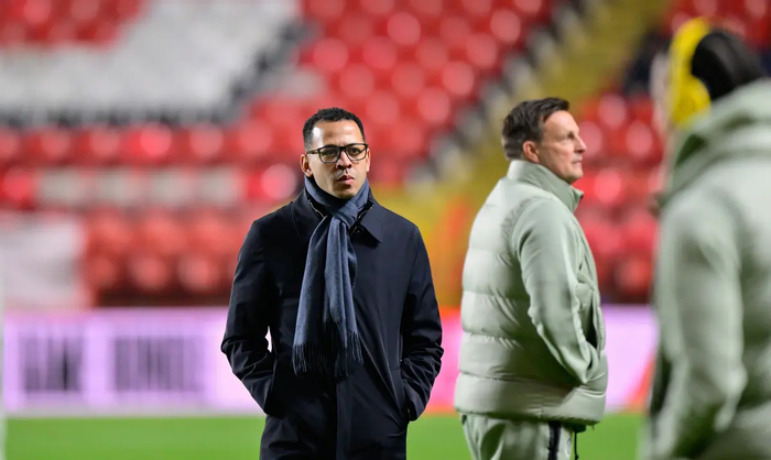 切尔西主帅罗塞尼尔107天遭解雇 管理层短视引争